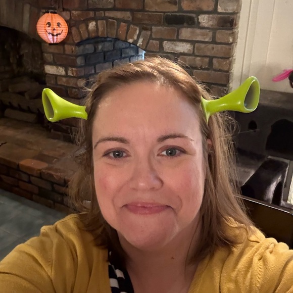 Meet your Posher, Laine - Picture 1 of 1